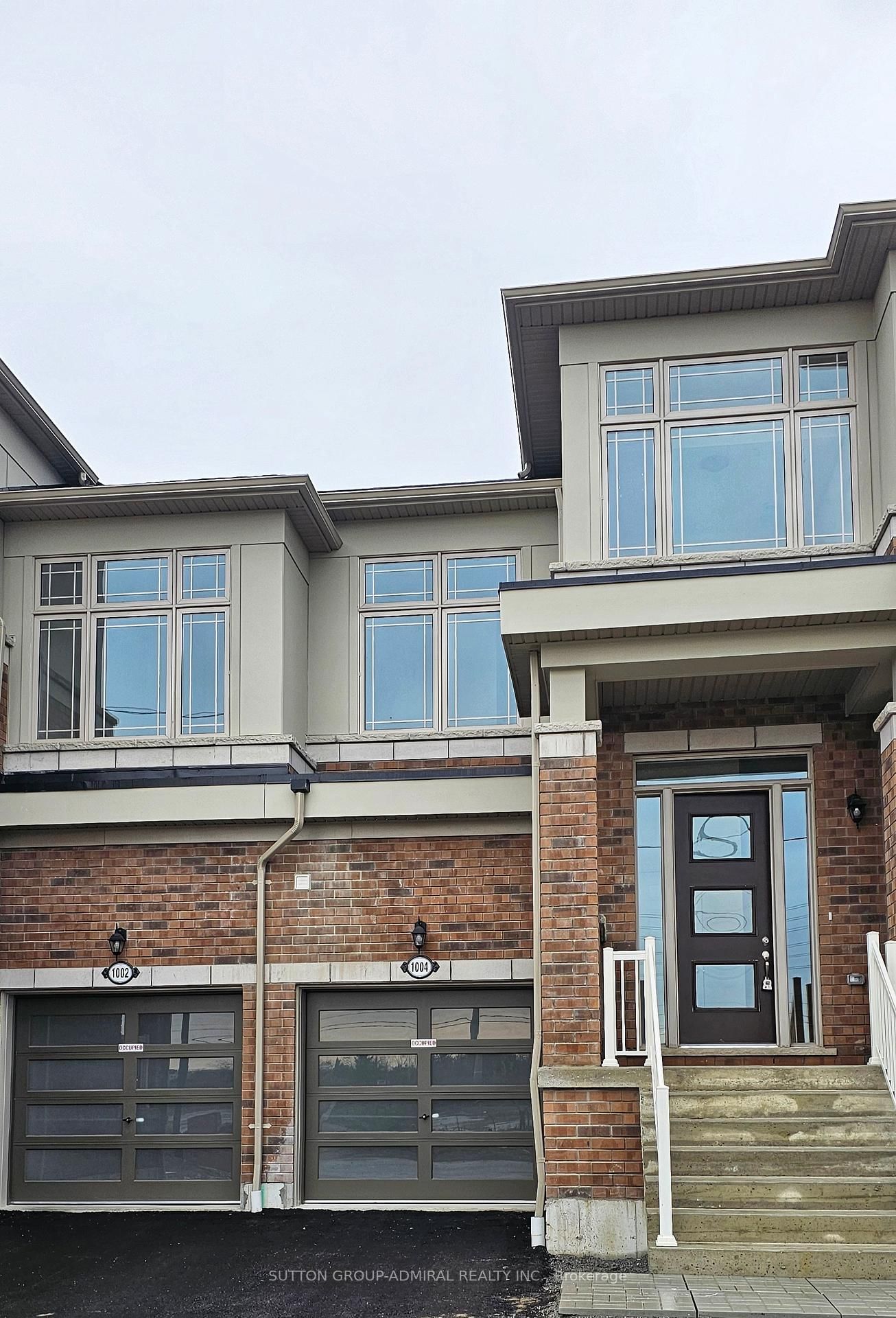 Townhouse for lease at 1004 Crowsnest Hllw, Pickering, Rural Pickering, L1X 0P4 - MLS: E11994431