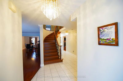 26 Harkins Dr, Ajax - Central West image-0-4