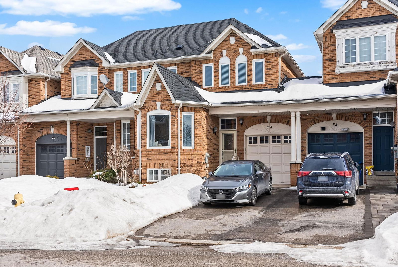 Townhouse for sale at 74 Dooley Crescent, Ajax, Northwest Ajax, L1T 4J2 - MLS: E11995562