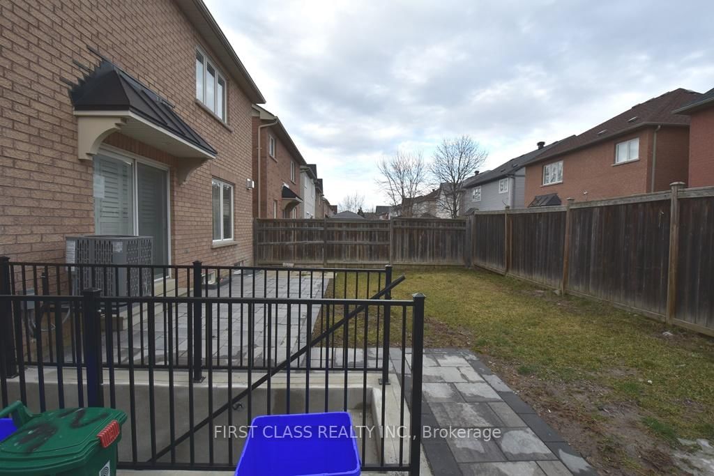 Detached House for lease at bsmt-65 Ryder Crescent, Ajax, Northeast Ajax, L1Z 1Y1 - MLS: E11996045