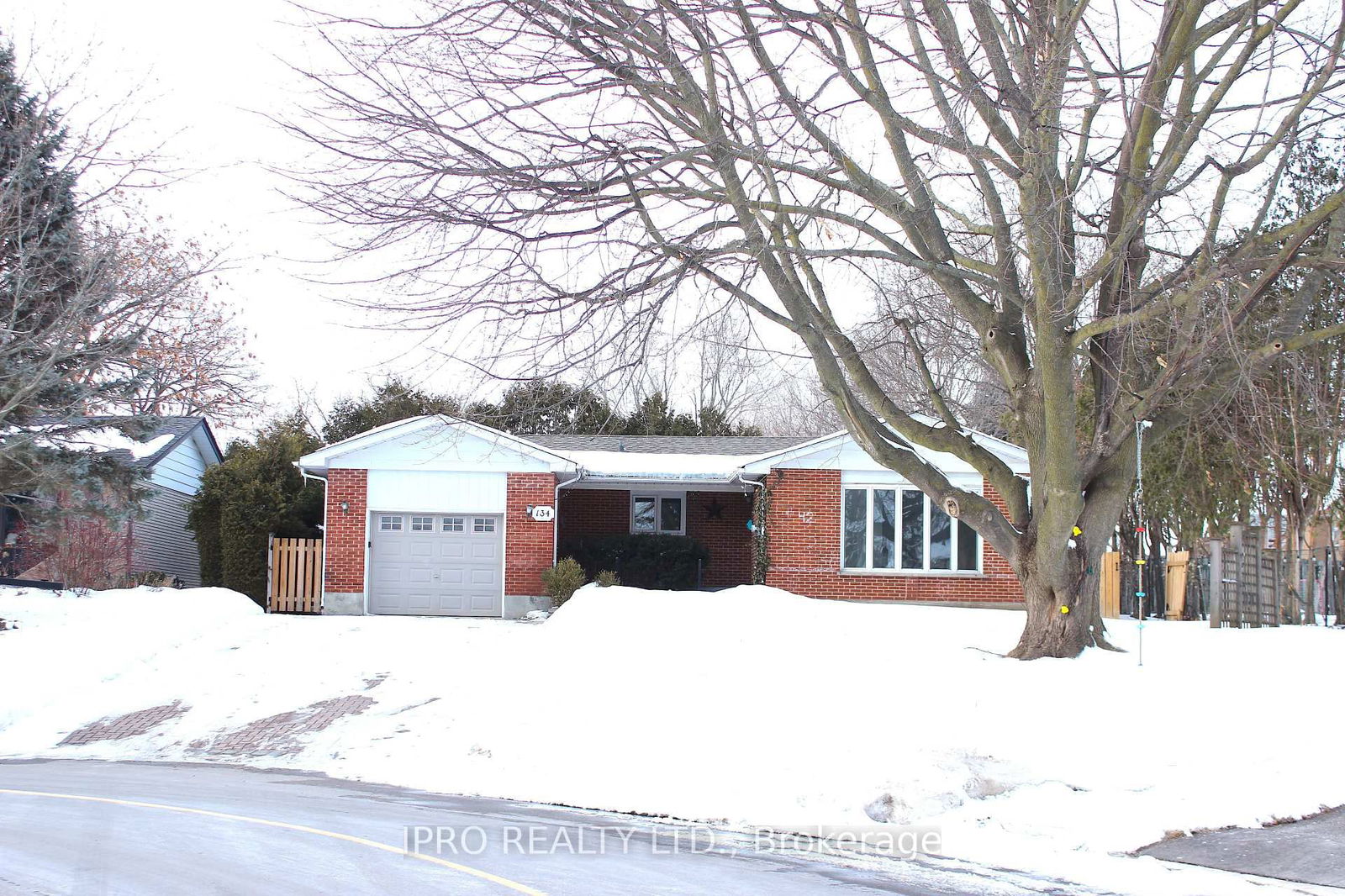 Detached House for lease at 134 Switzer Drive, Oshawa, Centennial, L1G 3J7 - MLS: E11996077