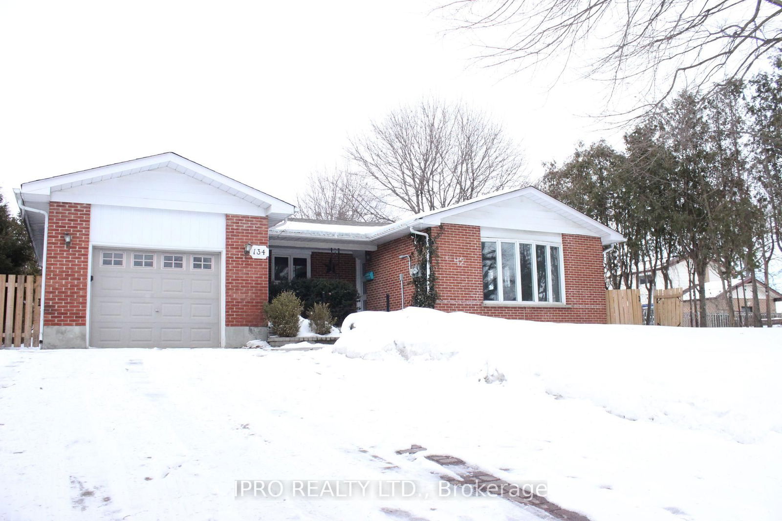 Detached House for lease at 134 Switzer Drive, Oshawa, Centennial, L1G 3J7 - MLS: E11996077