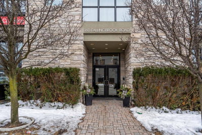 Condo sold at 304-160 Fallingbrook Road, Toronto, Ontario, M1N 0A1 - Birchcliffe-Cliffside - MLS: E11996797