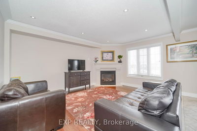 8 Bellinger Dr, Ajax - Northwest Ajax image-0-4
