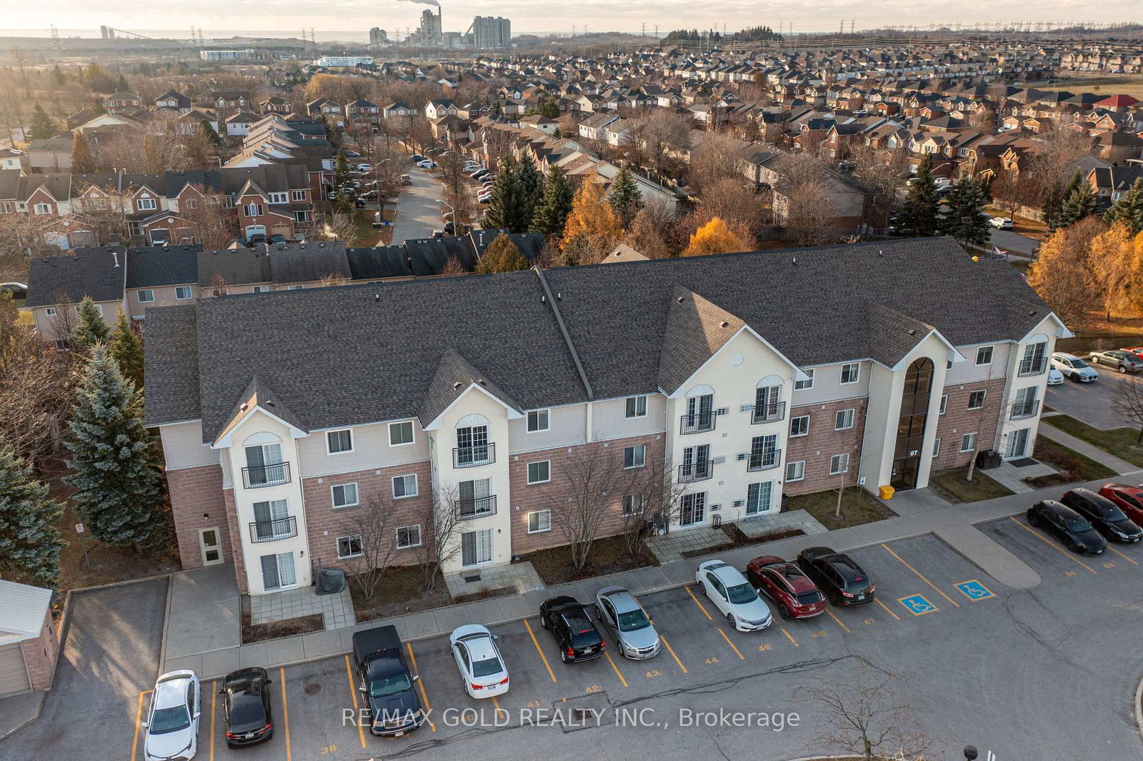 Condo for sale at 207-87 aspen springs Drive, Clarington, Bowmanville, L1C 5J8 - MLS: E11997520