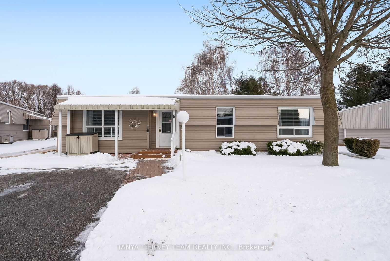 Detached House for sale at 6 The Cove Road, Clarington, Newcastle, L1B 1B9 - MLS: E11998924