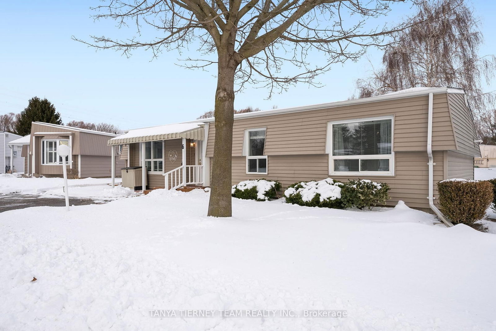 Detached House for sale at 6 The Cove Road, Clarington, Newcastle, L1B 1B9 - MLS: E11998924