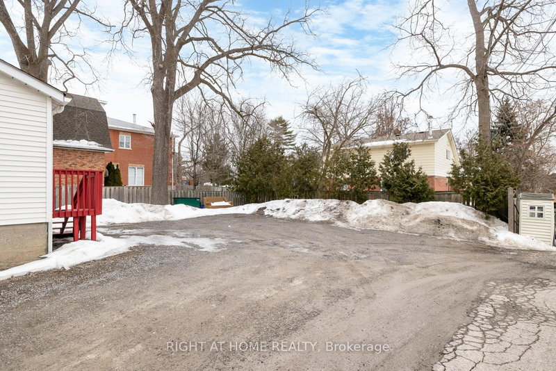 571 Kingston Rd W, Ajax, L1S 6M1 | Image 3