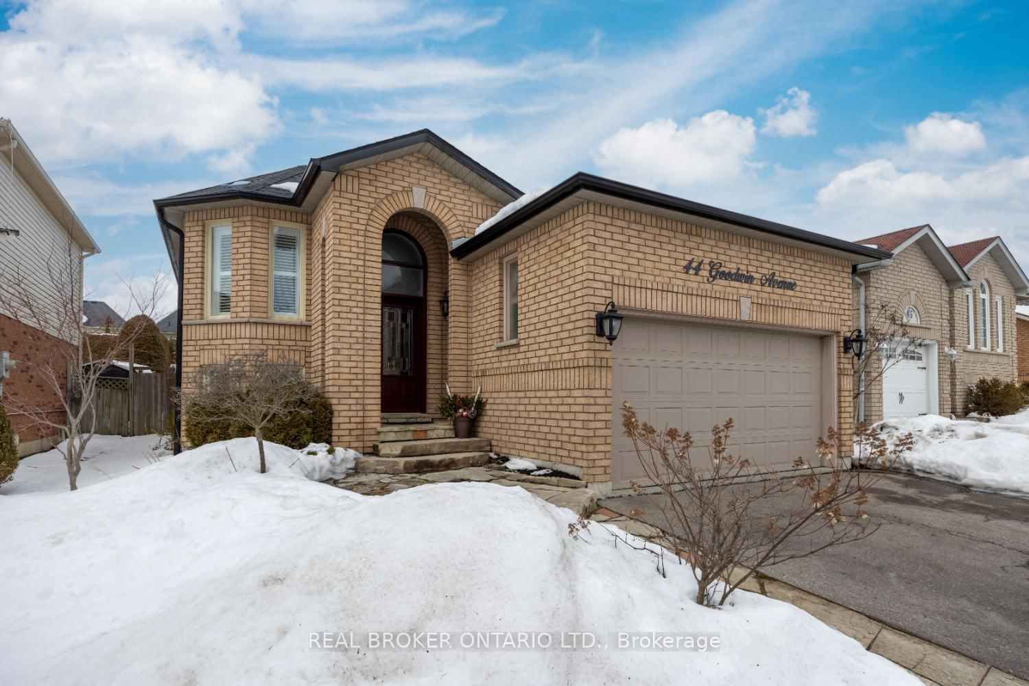 Detached House sold at 44 Goodwin Avenue, Clarington, Bowmanville, L1C 4Z5 - MLS: E11999099