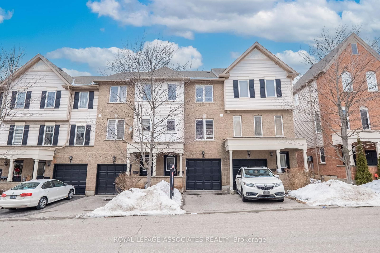 Townhouse for sale at 14 McGonigal Lane, Ajax, Central West, L1T 4G9 - MLS: E11999531