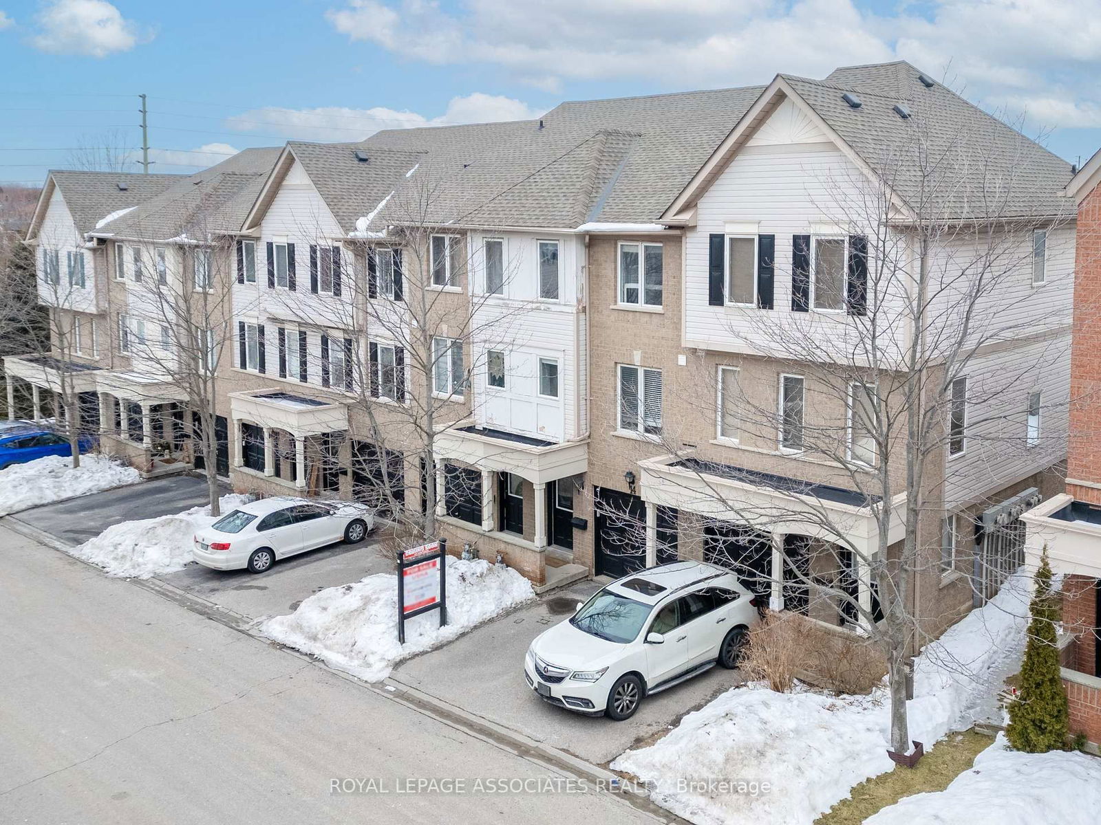 Townhouse for sale at 14 McGonigal Lane, Ajax, Central West, L1T 4G9 - MLS: E11999531