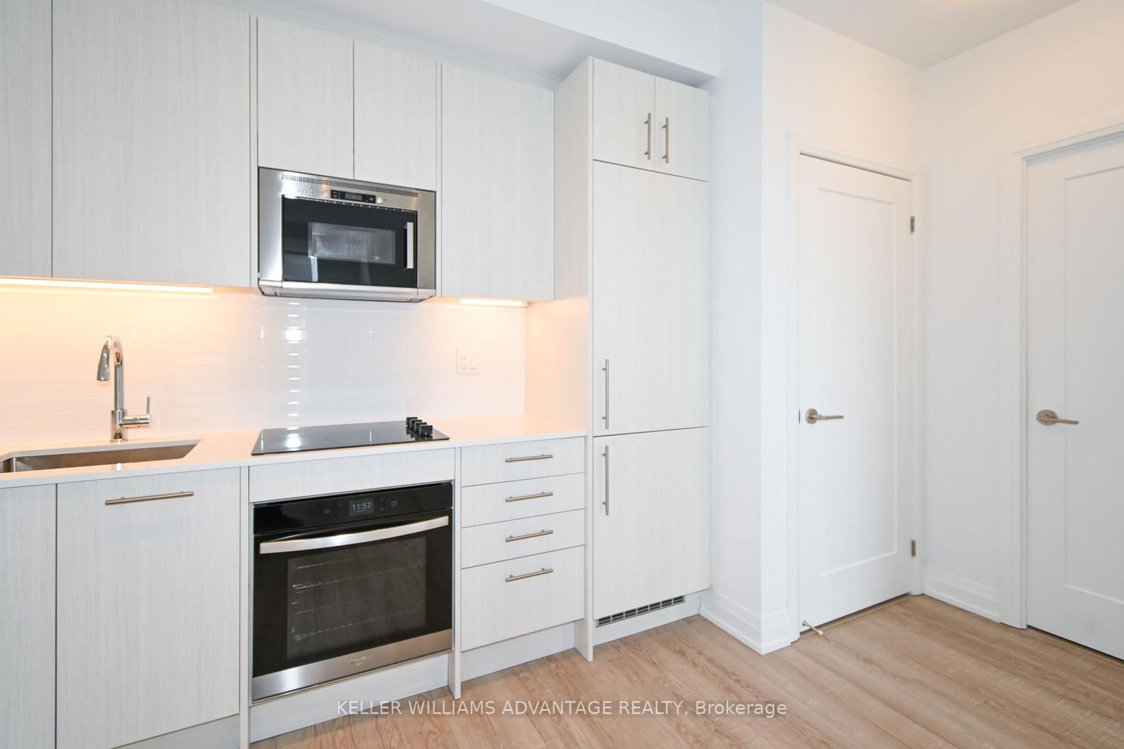 Condo for lease at 907-286 Main Street, Toronto, East End-Danforth, M4C 0B3 - MLS: E11999680