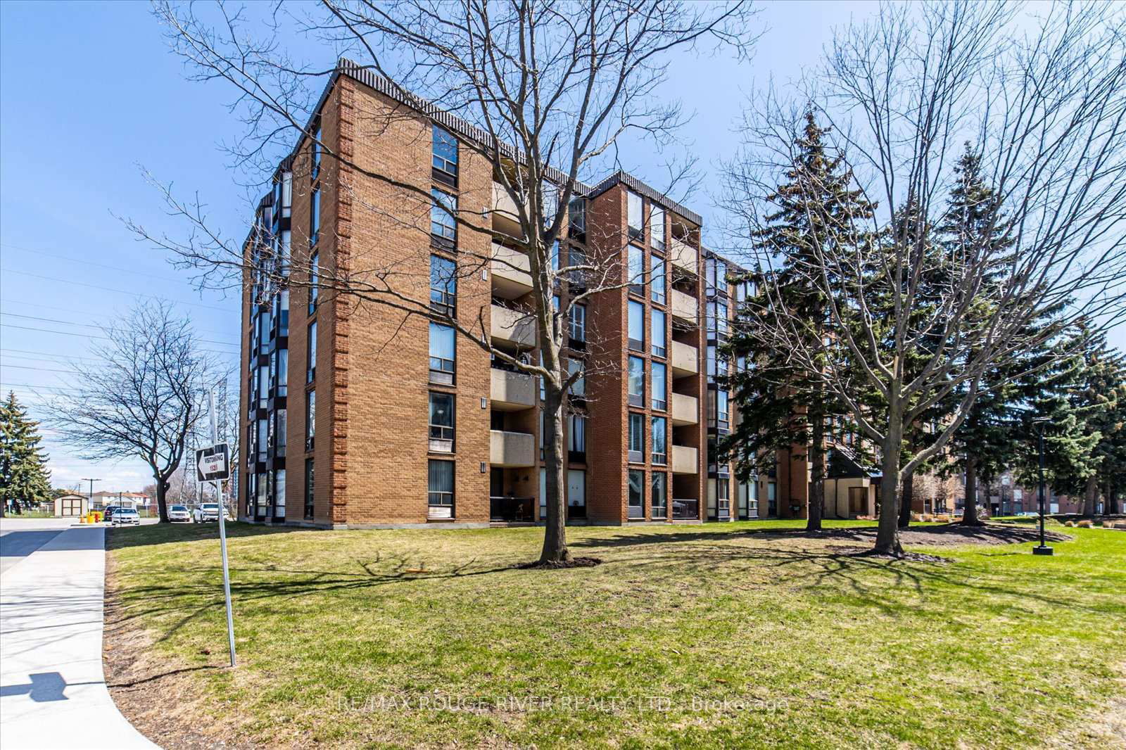 Condo for sale at 601-1535 Diefenbaker Court, Pickering, Town Centre, L1V 3W2 - MLS: E12000383