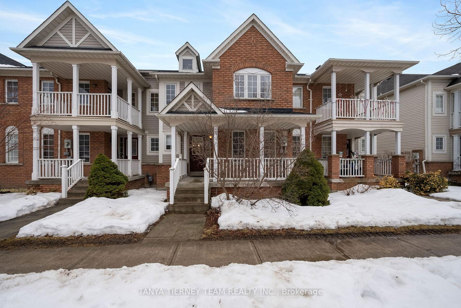 Townhouse for sale at 32 Bayside Gate, Whitby, Port Whitby, L1N 9T1 - MLS: E12001460