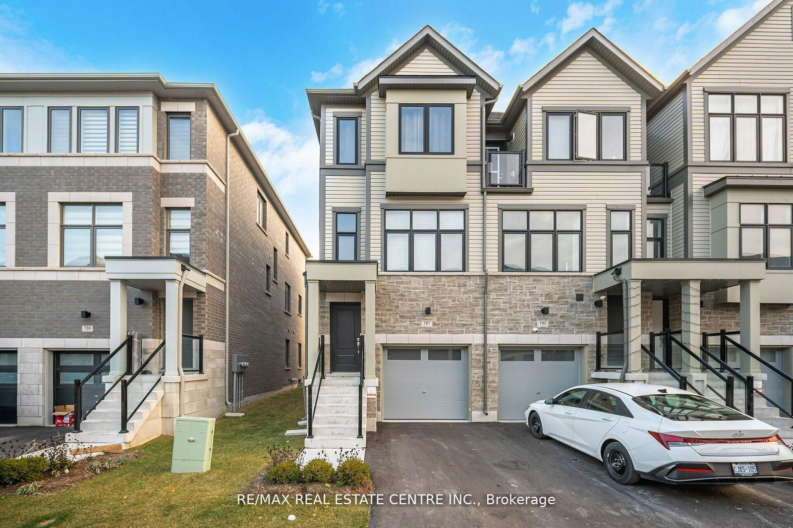 Townhouse for lease at 787 Kootenay Path, Oshawa, Donevan, L1H 0A7 - MLS: E12001870