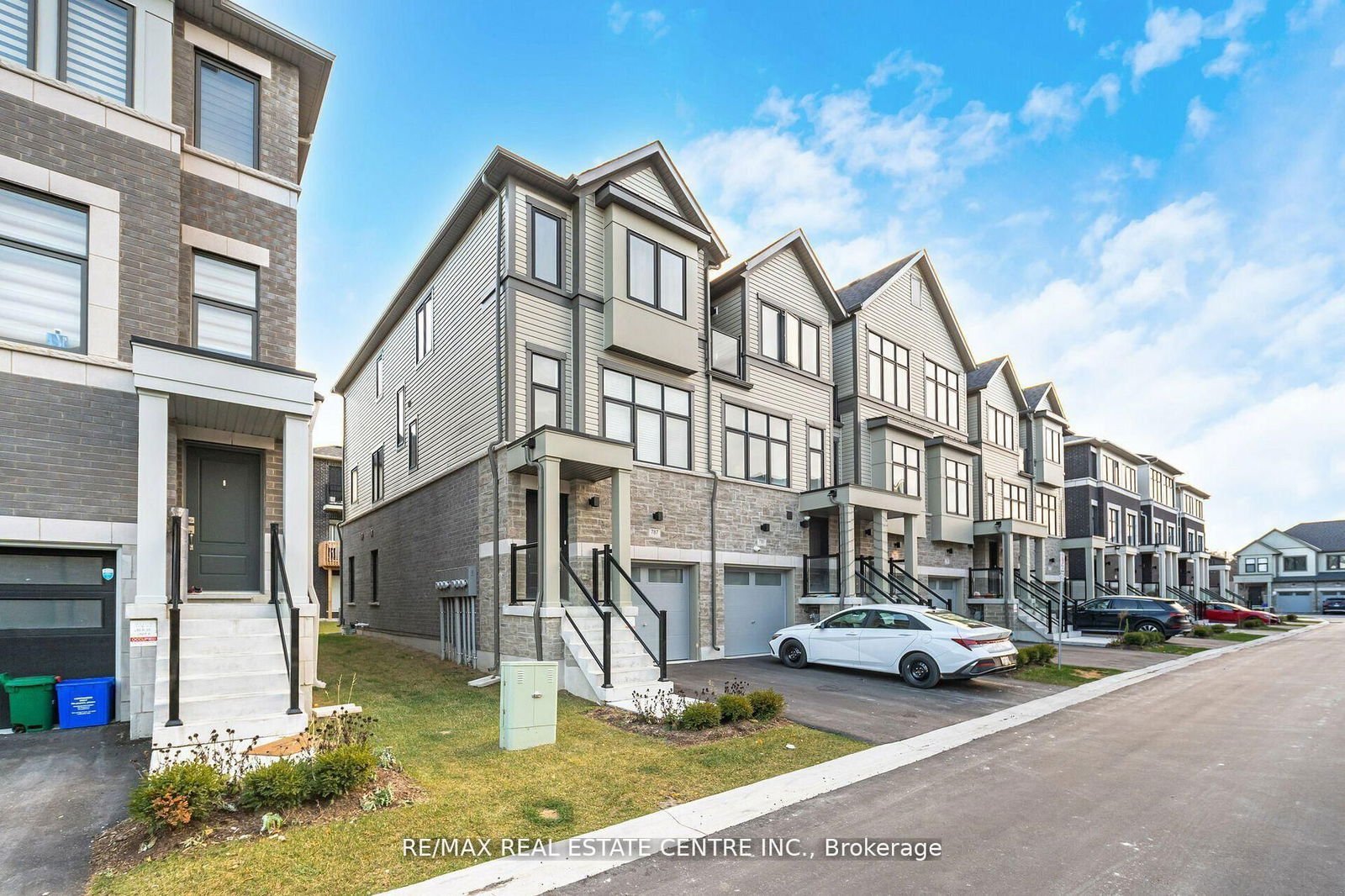 Townhouse for lease at 787 Kootenay Path, Oshawa, Donevan, L1H 0A7 - MLS: E12001870