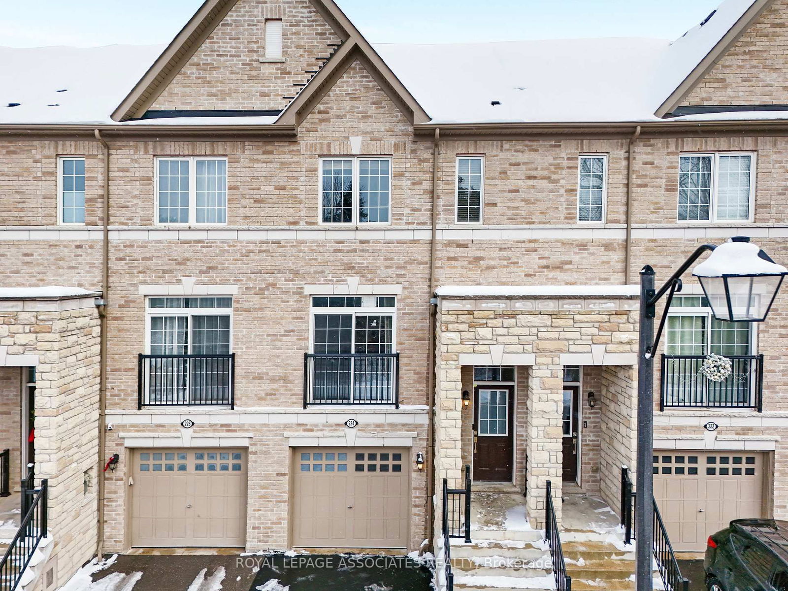 Townhouse sold at 224 London Lane, Ajax, Northwest Ajax, L1T 0N5 - MLS: E12001992