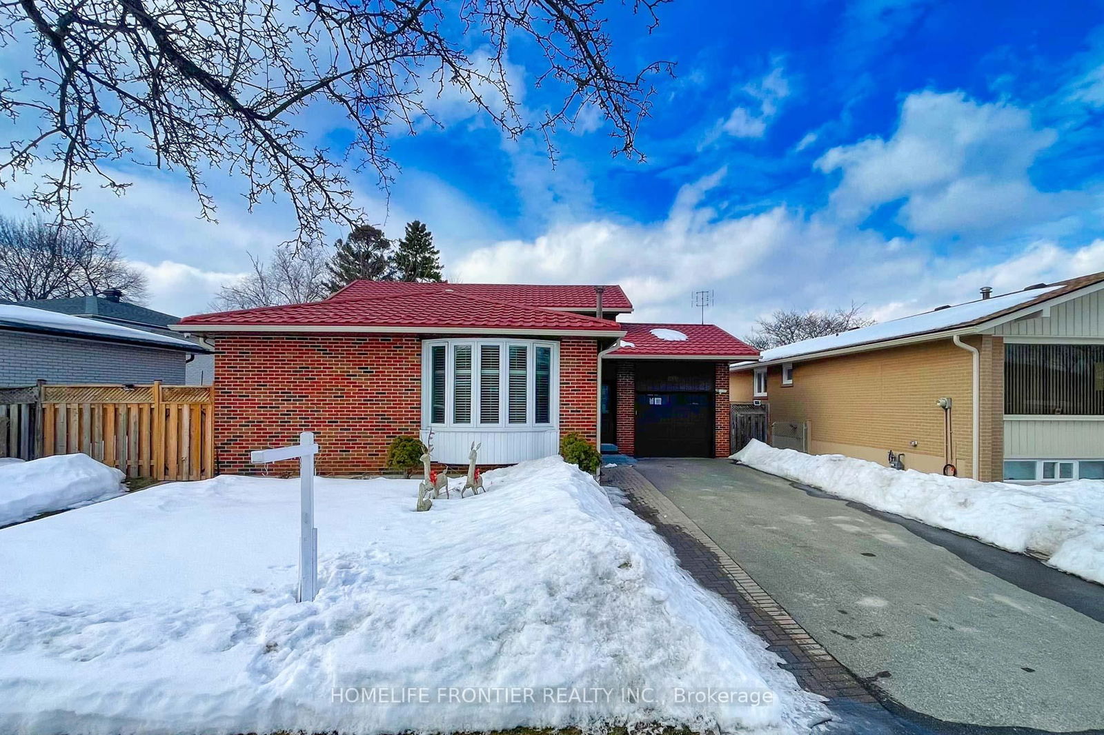 Detached House for sale at 16 Bridlington Street, Toronto, Woburn, M1H 2L5 - MLS: E12002552