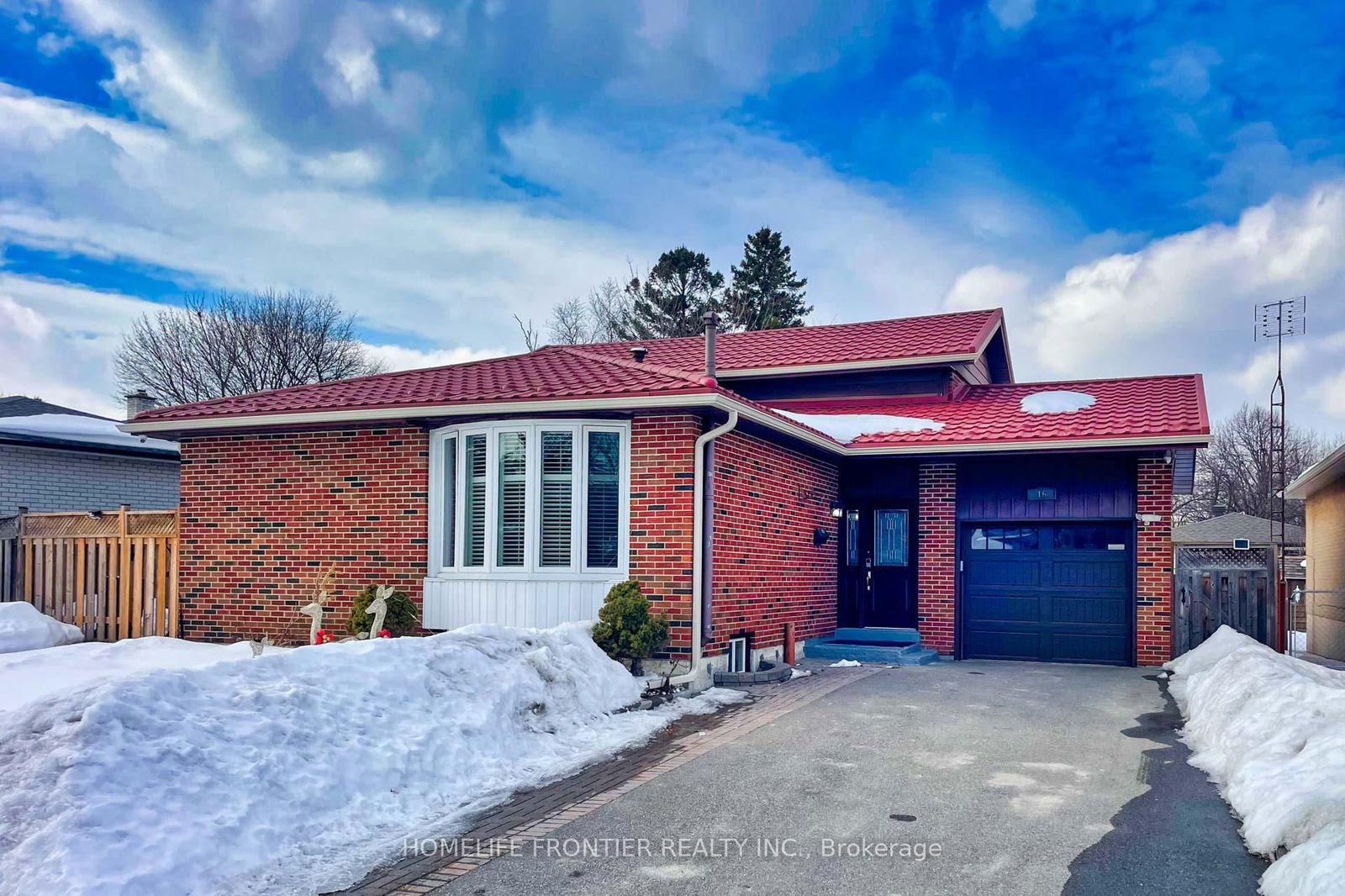 Detached House for sale at 16 Bridlington Street, Toronto, Woburn, M1H 2L5 - MLS: E12002552