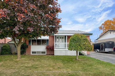 Detached House leased at Main Floor Only-923 Bayview Avenue, Whitby, Ontario, L1N 1E2 - Downtown Whitby - MLS: E12002756