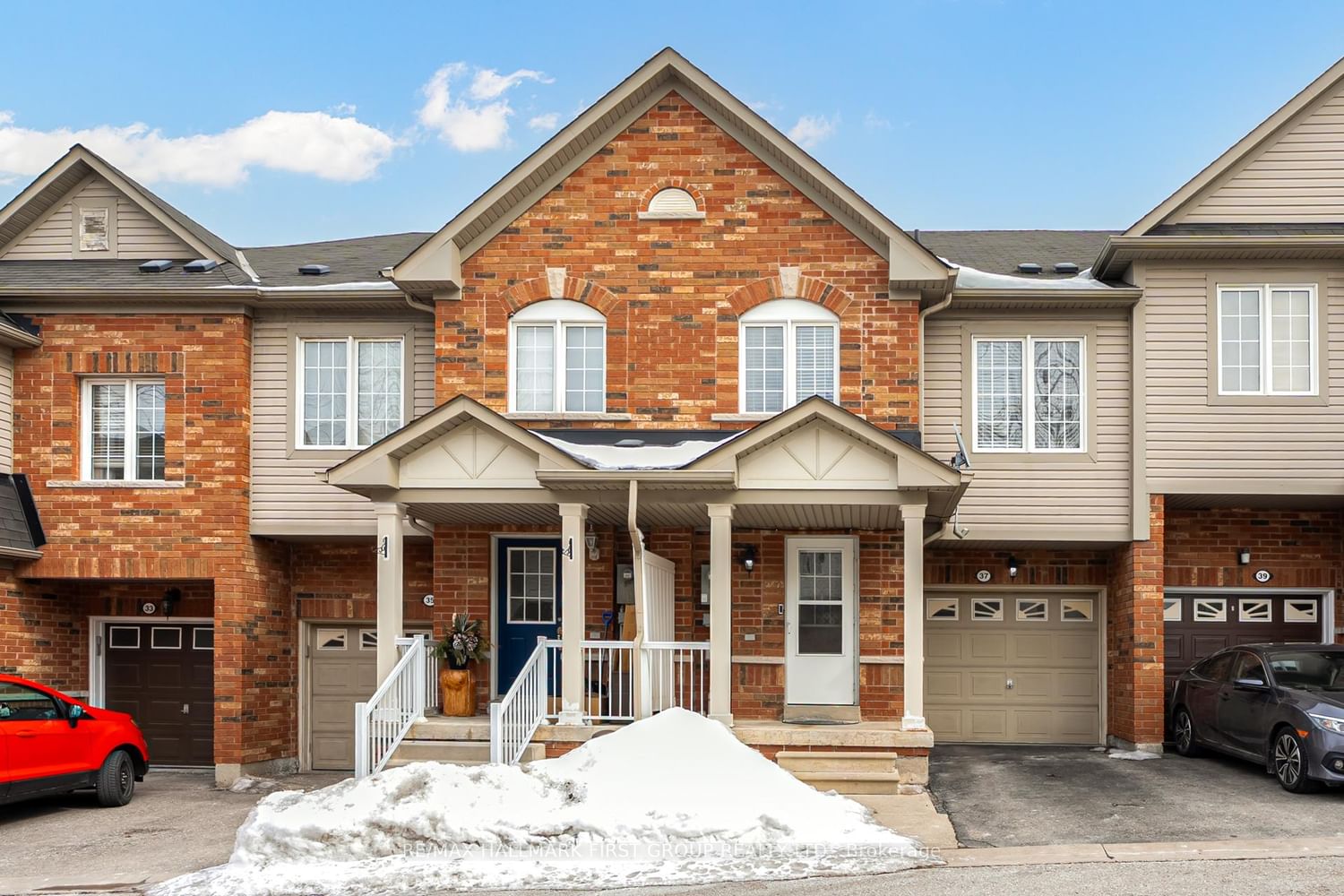 Townhouse sold at 37 Abela Lane, Ajax, Central, L1T 0C1 - MLS: E12002757