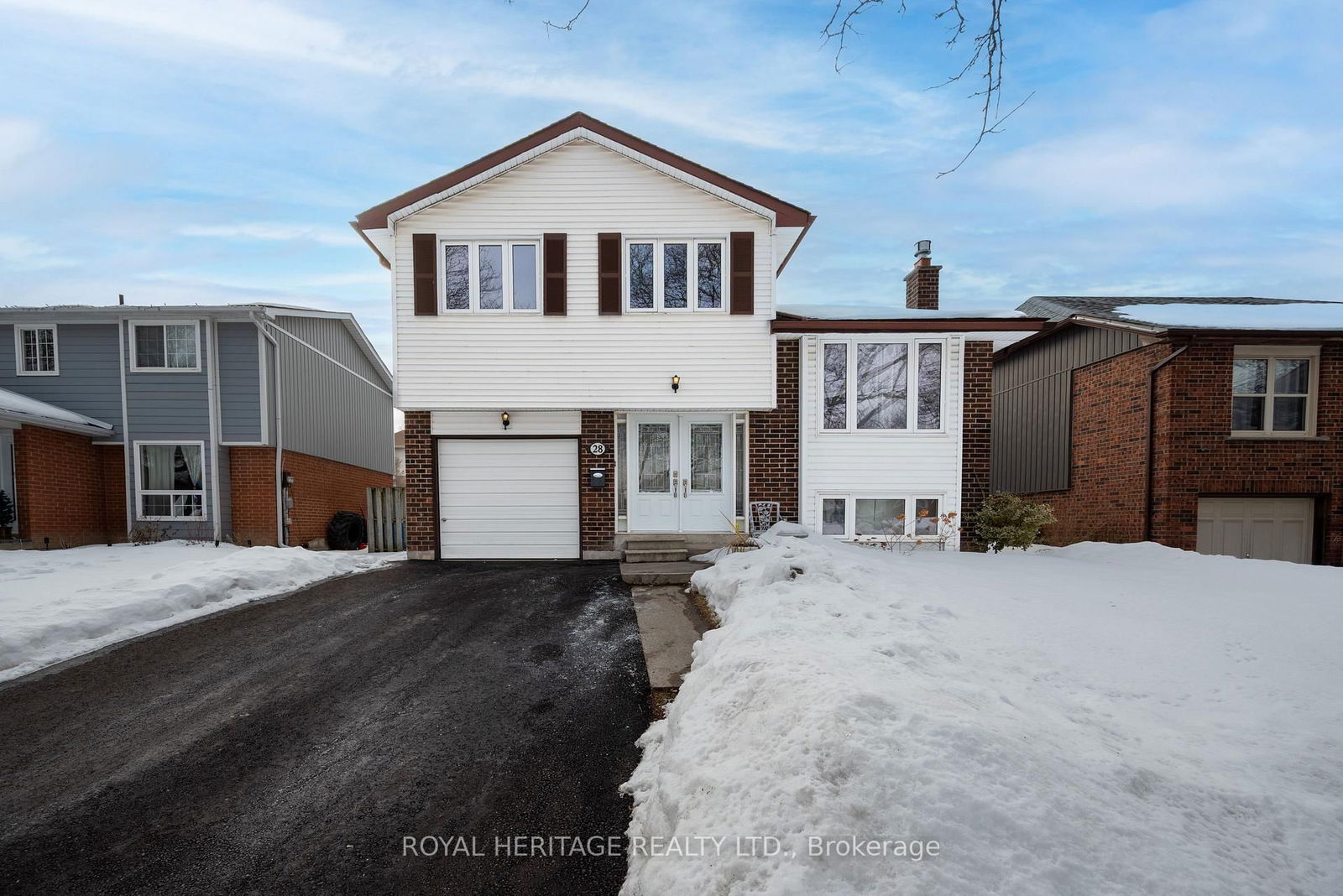 Detached House for sale at 28 Renfield Crescent, Whitby, Lynde Creek, L1P 1B4 - MLS: E12002883