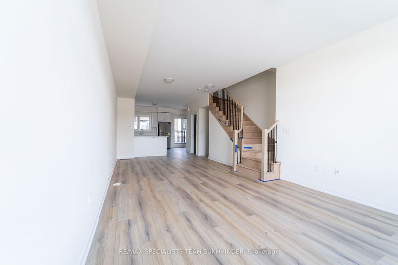 home for lease on 808-1695 Dersan Street