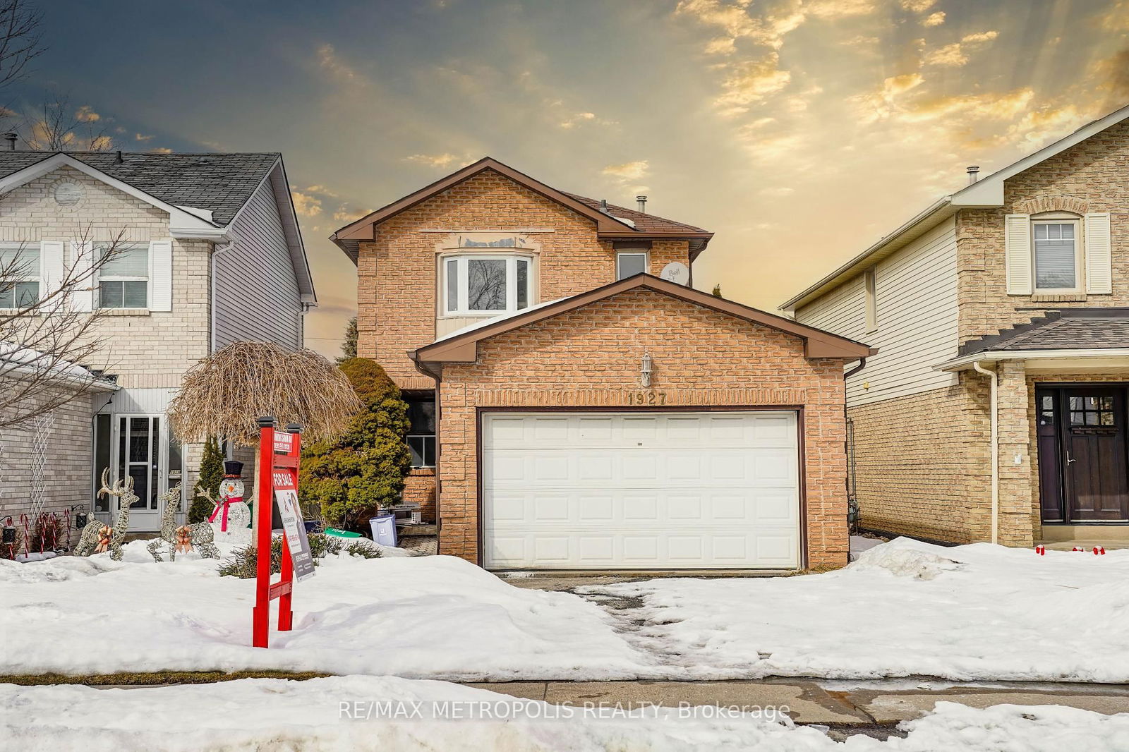 Building at 1927 PARKSIDE Drive, Pickering, Amberlea