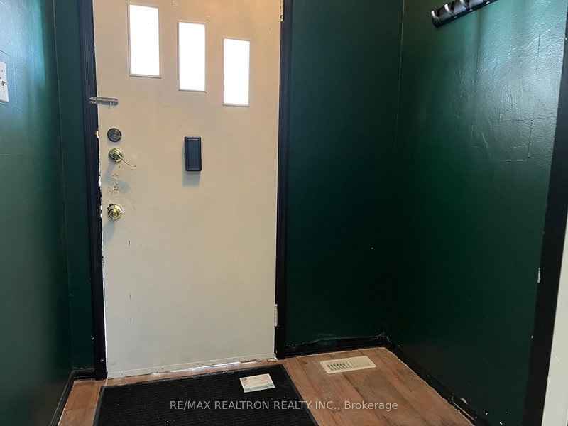 100 Eastville Ave, Toronto, M1M 2N9 | Image 2