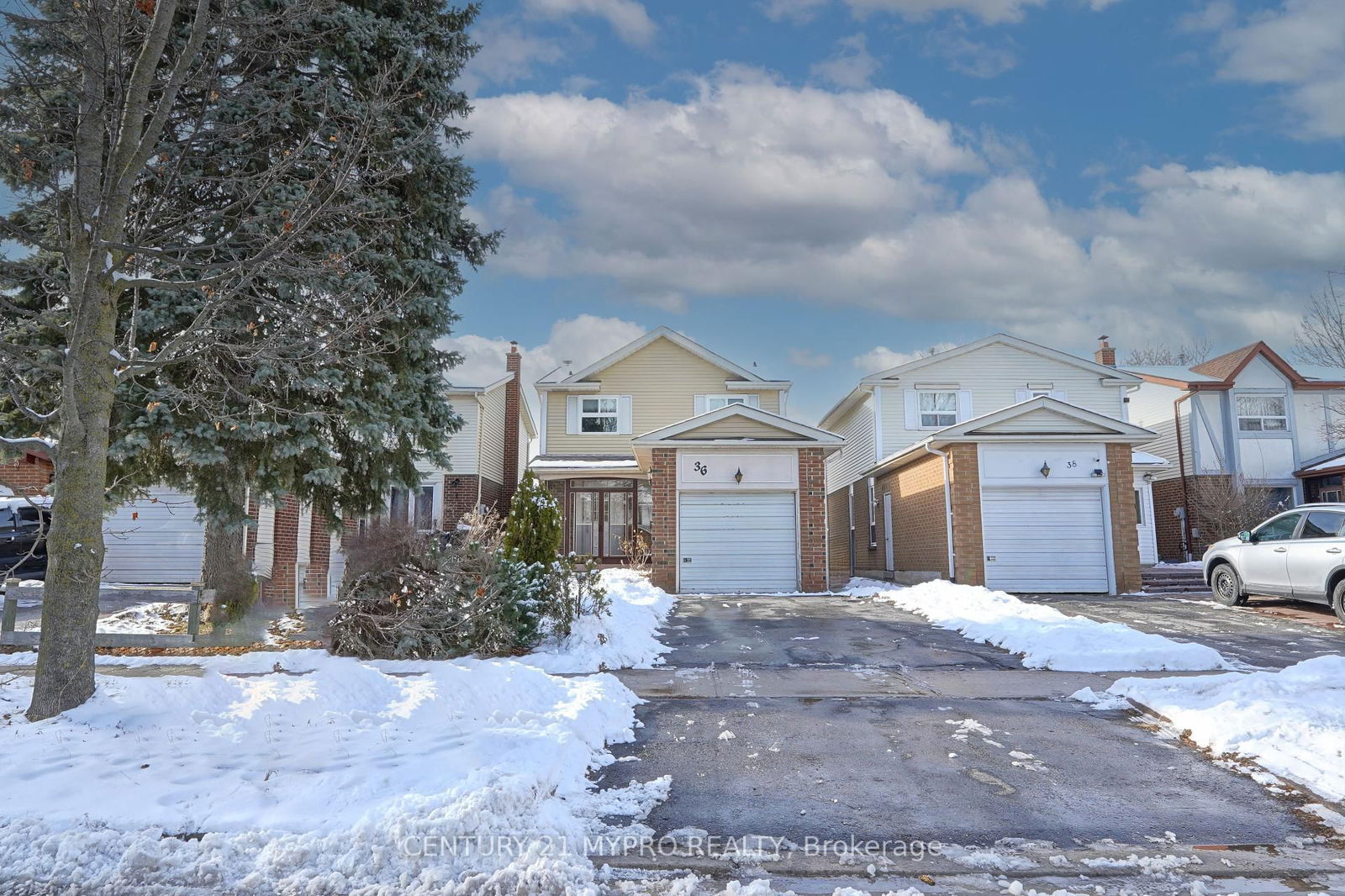 Detached House for lease at 36 Oakhaven Drive, Toronto, Milliken, M1V 1X9 - MLS: E12005700