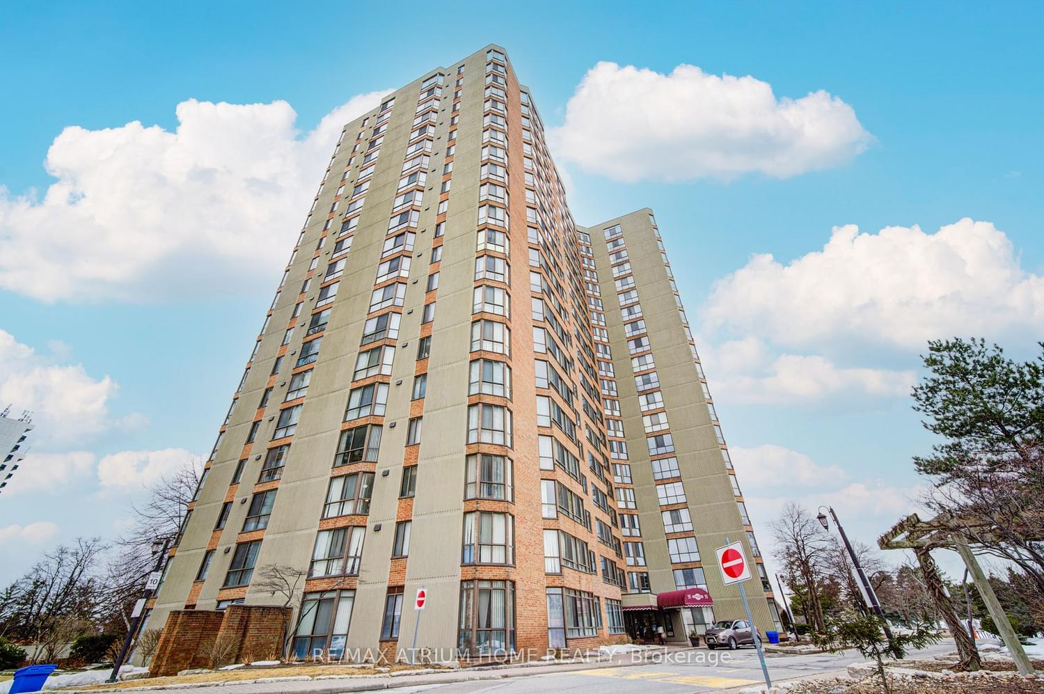 Condo sold at 609-55 Bamburgh Circle, Toronto, Steeles, M1W 3V4 - MLS: E12006112