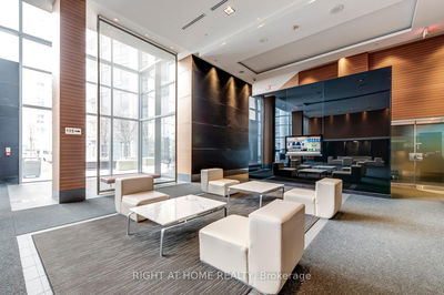 Unit 702 — 125 Village Green Sq, Toronto - Agincourt South-Malvern West image-0-3