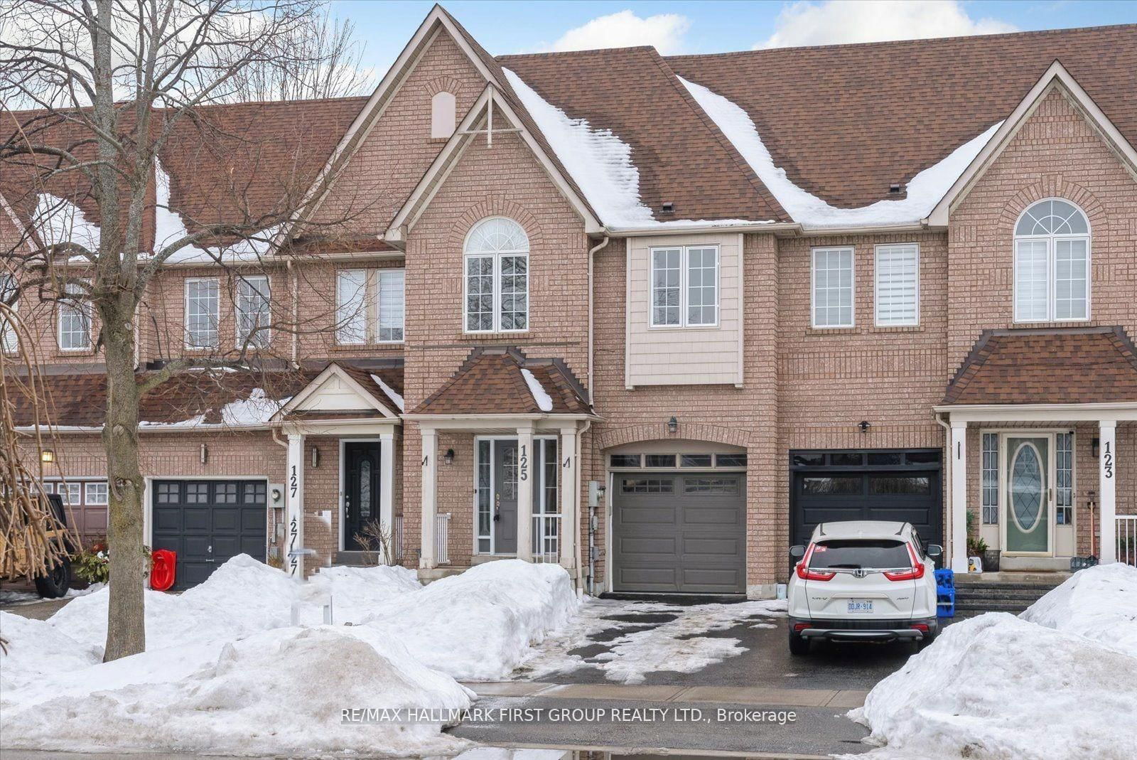 Townhouse for sale at 125 Stokely Crescent, Whitby, Downtown Whitby, L1N 9S9 - MLS: E12006472