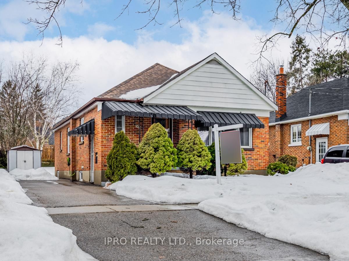 Detached House for lease at 104 Oakes Avenue, Oshawa, O'Neill, L1G 6C6 - MLS: E12006797