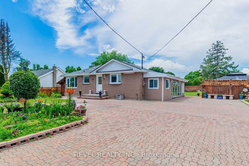 home for lease on 74 Thickson Road N