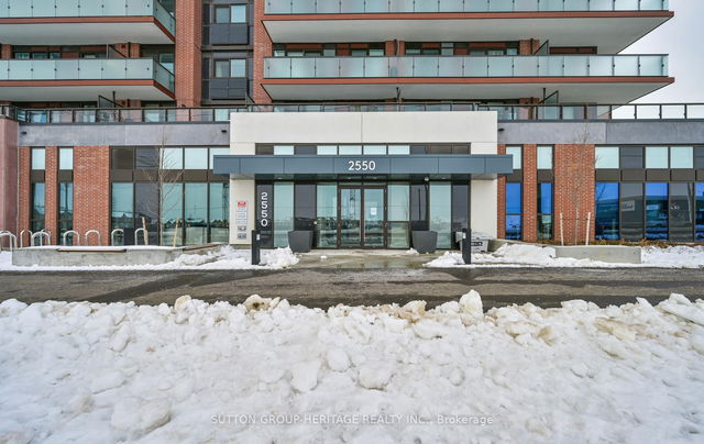1215 - 2550 Simcoe Street