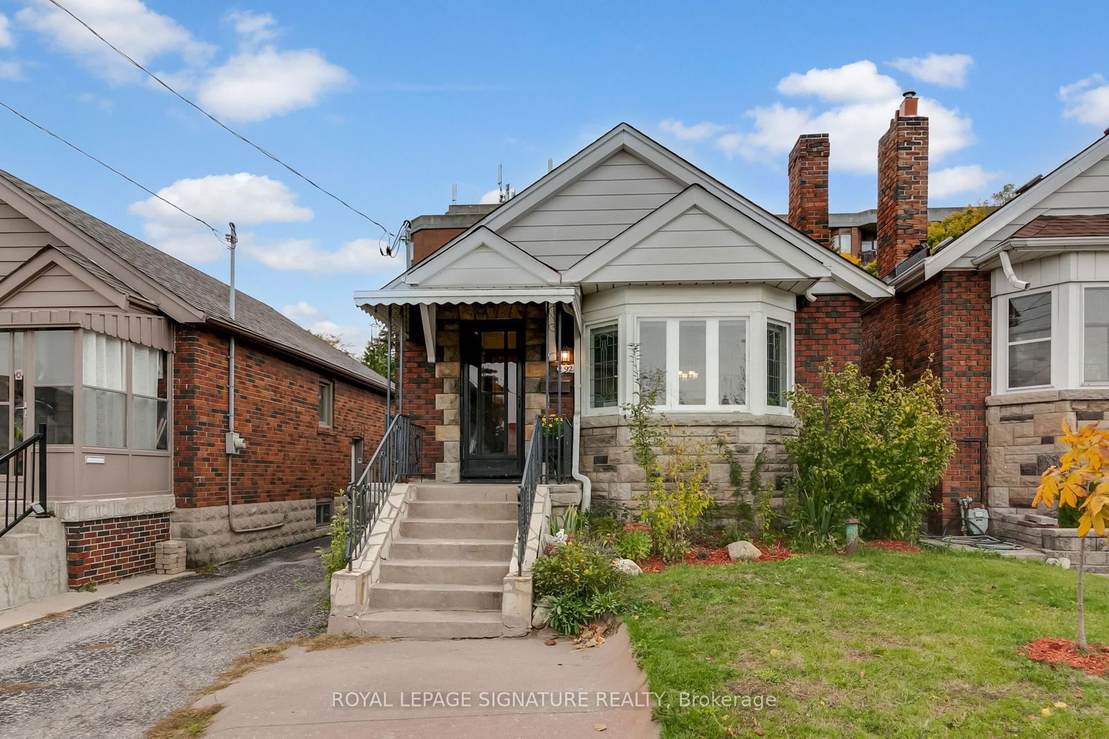 Detached House for sale at 292 Floyd Avenue, Toronto, Danforth Village-East York, M4J 2J3 - MLS: E12009817