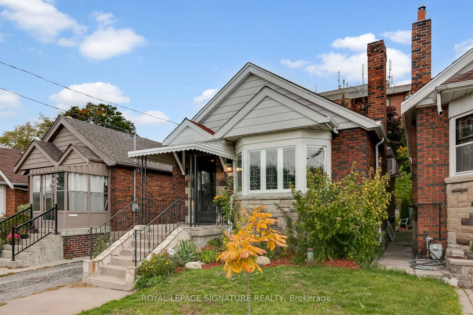 Detached House for sale at 292 Floyd Avenue, Toronto, Danforth Village-East York, M4J 2J3 - MLS: E12009817