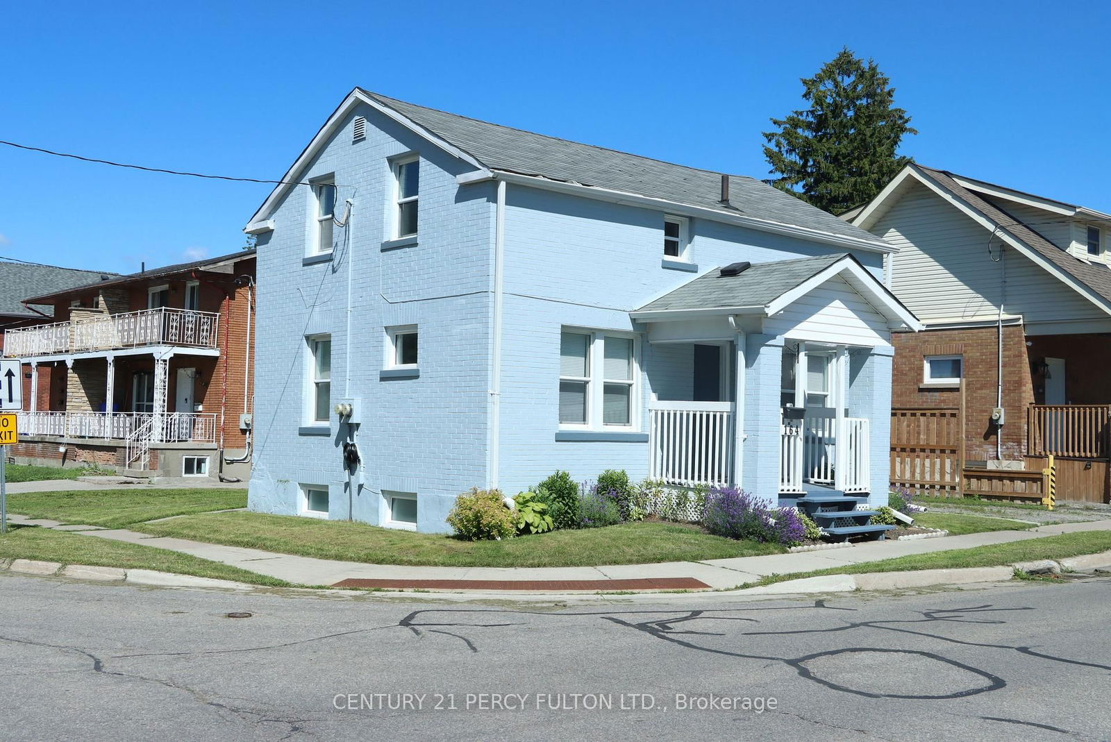 Semi-Detached House for sale at 164 Centre Street, Oshawa, O'Neill, L1G 4C3 - MLS: E12009942