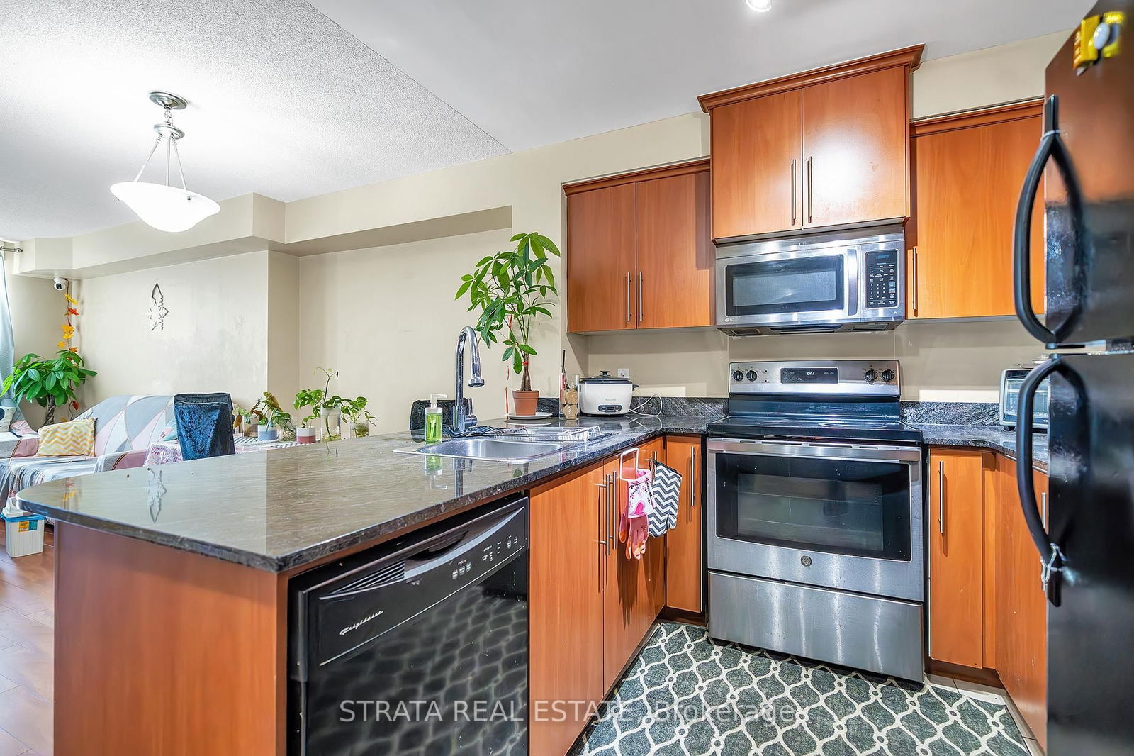 Condo for lease at 5i-8 Rosebank Drive, Toronto, Malvern, M1B 5Z3 - MLS: E12010641