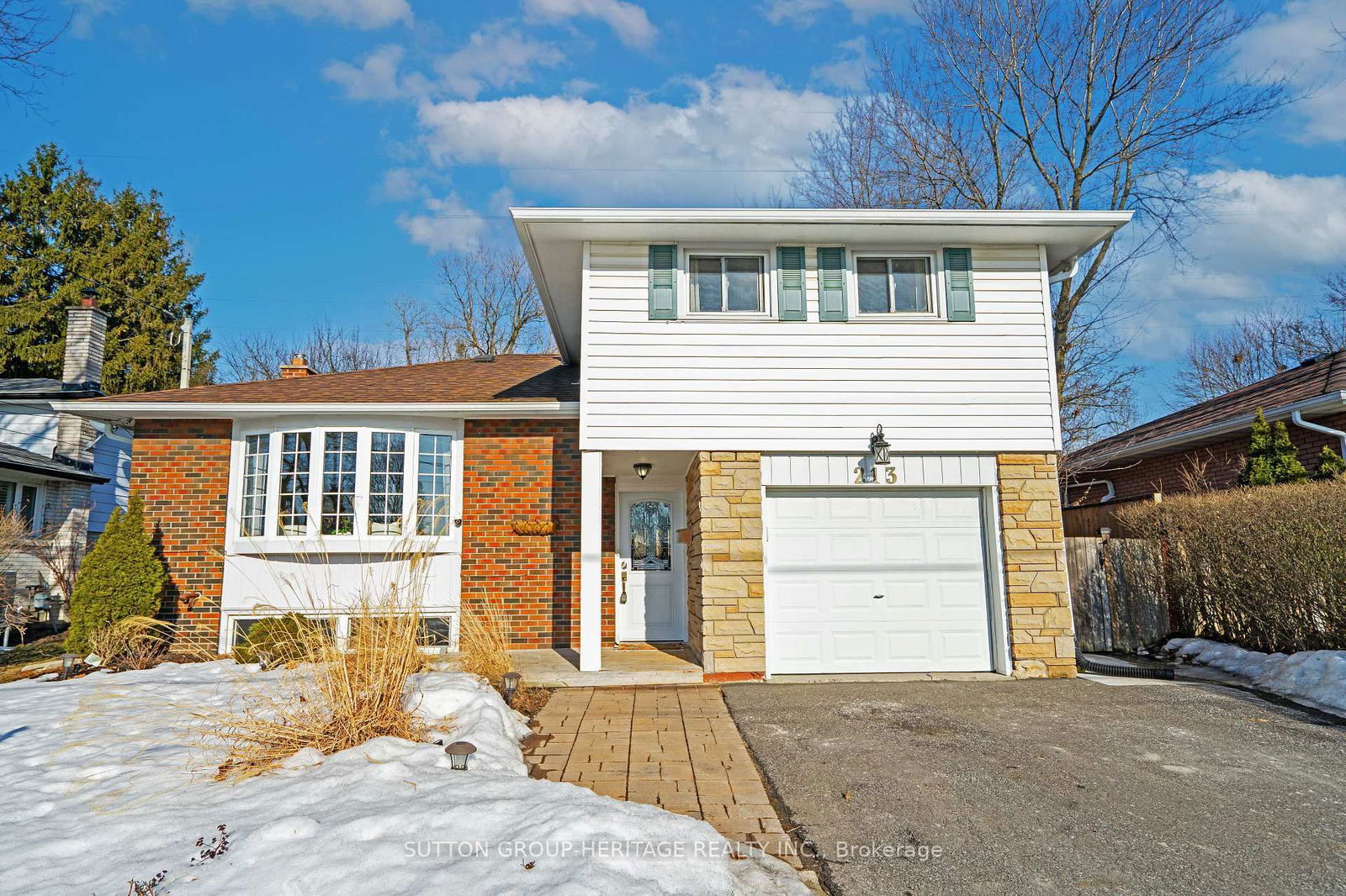 Detached House sold at 213 Bowman Avenue, Whitby, Blue Grass Meadows, L1N 3T9 - MLS: E12012678