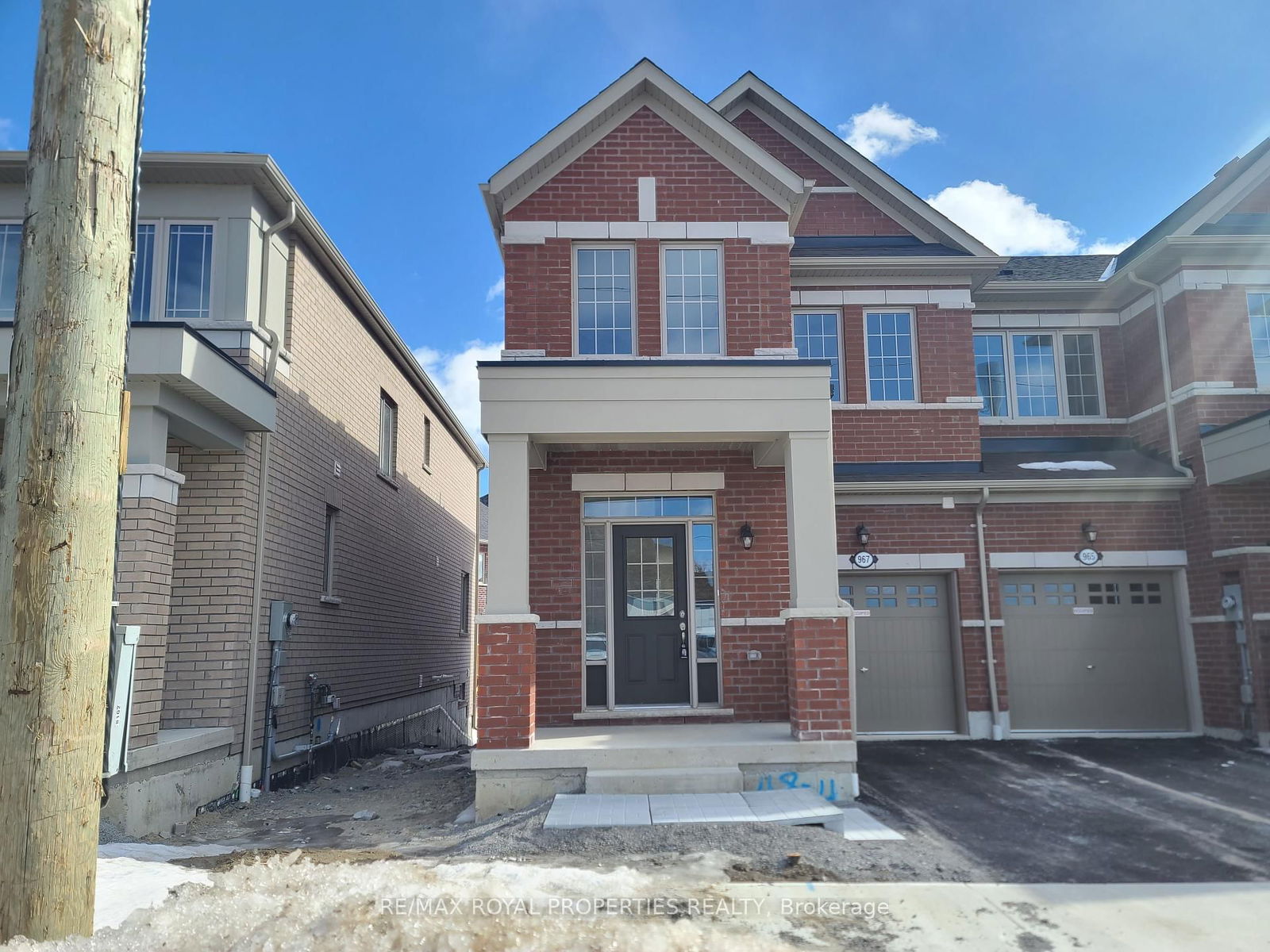 Townhouse for lease at 967 Elizabeth Mackenzie Drive, Pickering, Rural Pickering, L1X 0P5 - MLS: E12013021