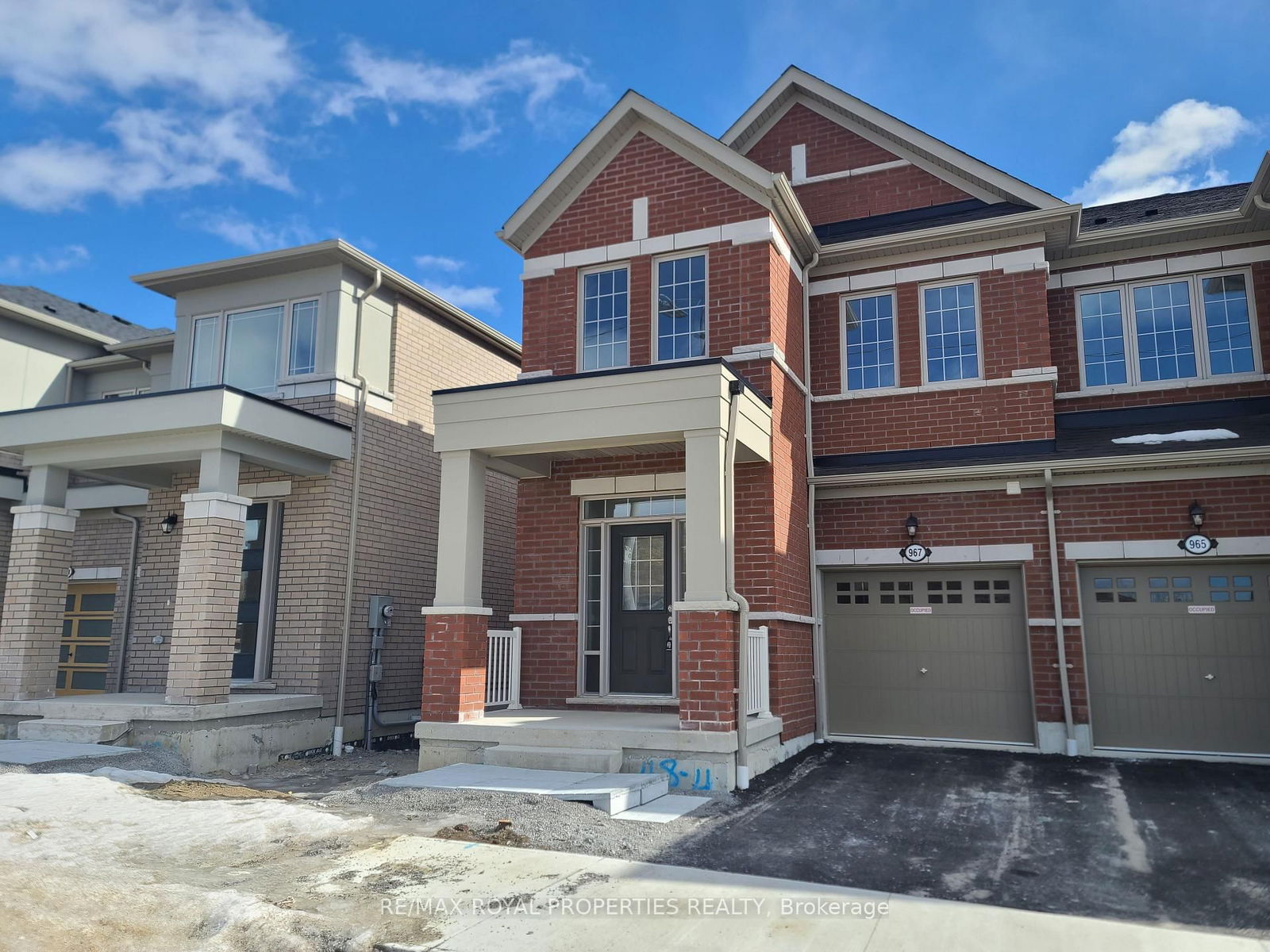 Townhouse for lease at 967 Elizabeth Mackenzie Drive, Pickering, Rural Pickering, L1X 0P5 - MLS: E12013021