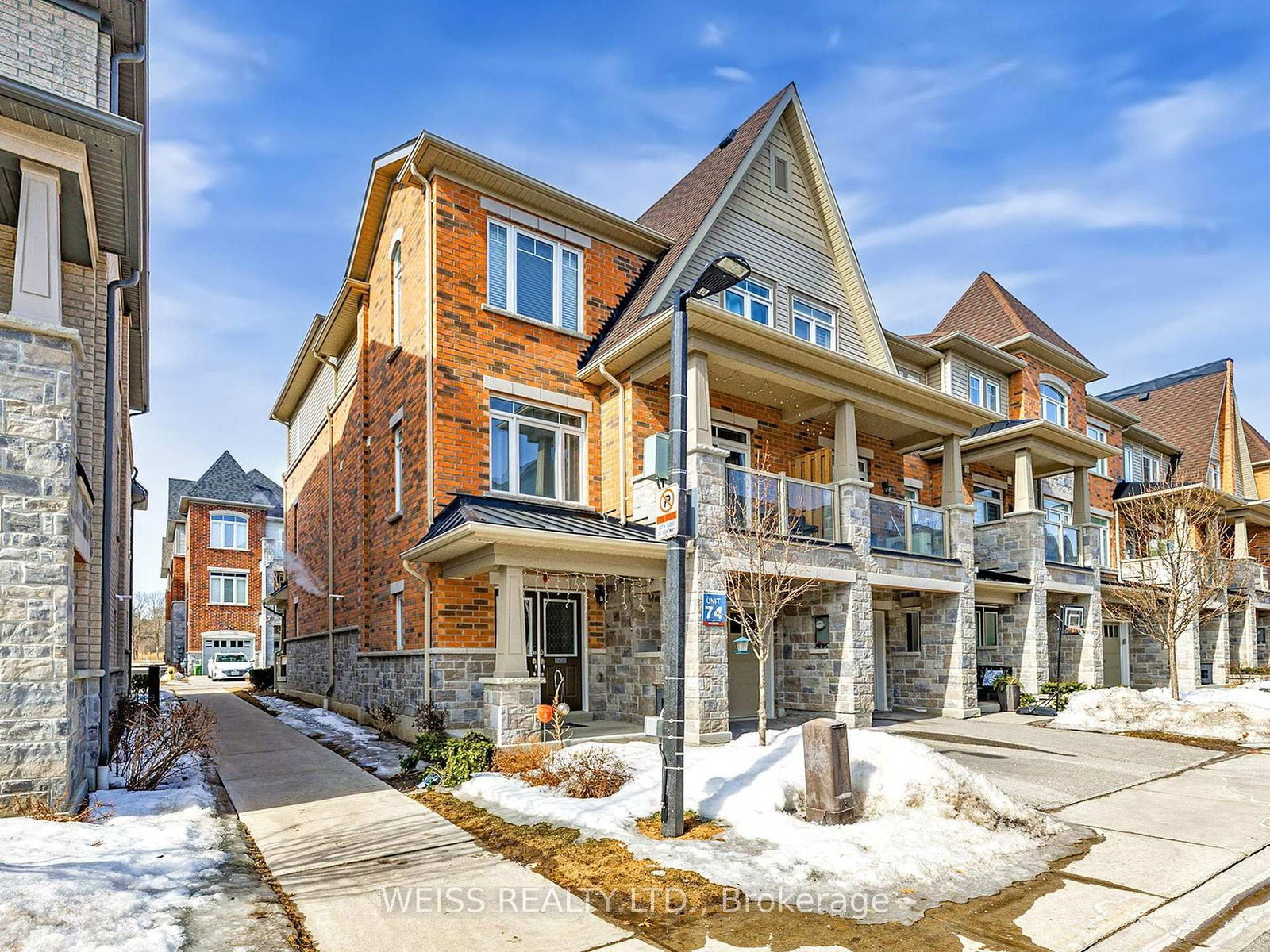 Townhouse for sale at 115-2420 Nantucket Chse, Pickering, Duffin Heights, L1X 0E5 - MLS: E12013473