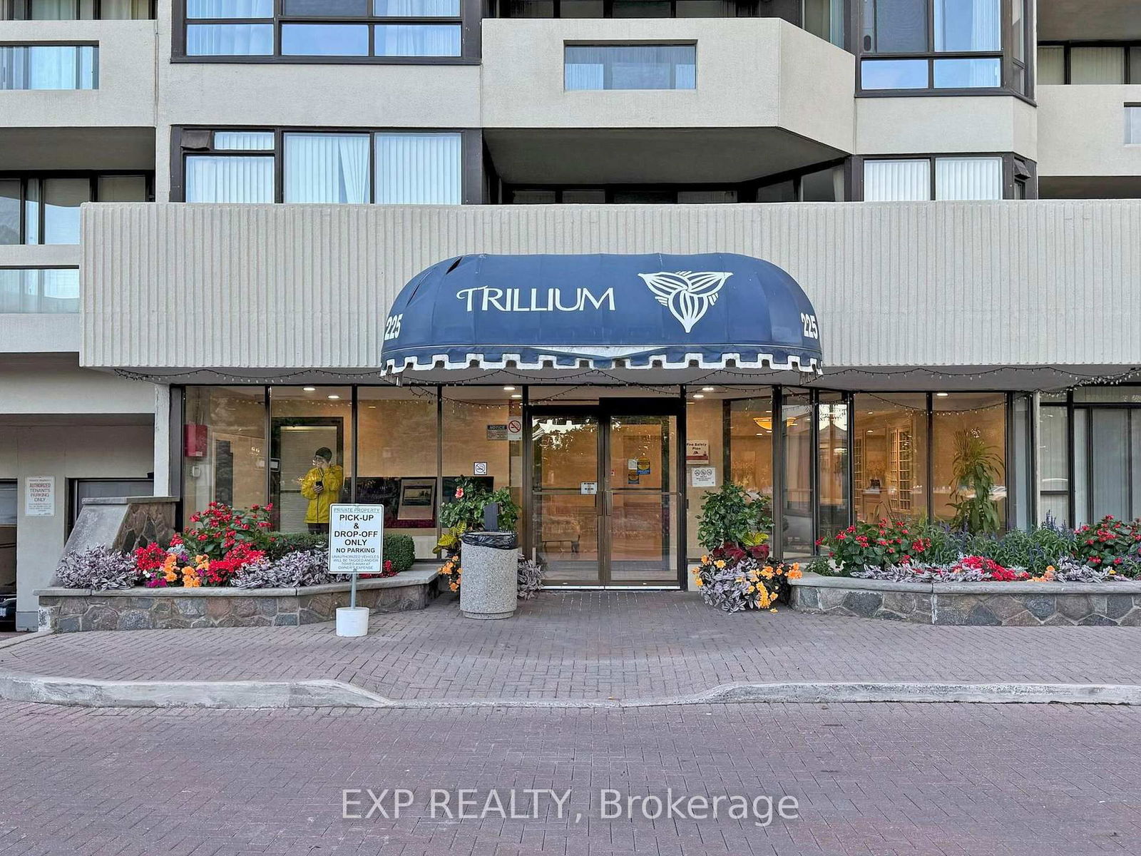 Condo for sale at 303-225 Bamburgh Circle, Toronto, Steeles, M1W 3X9 - MLS: E12014031