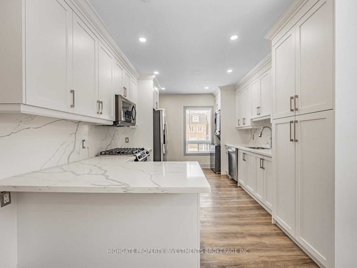 Semi-Detached House leased at Upper-6 Kew Beach Avenue, Toronto, The Beaches, M4L 1B7 - MLS: E12014445