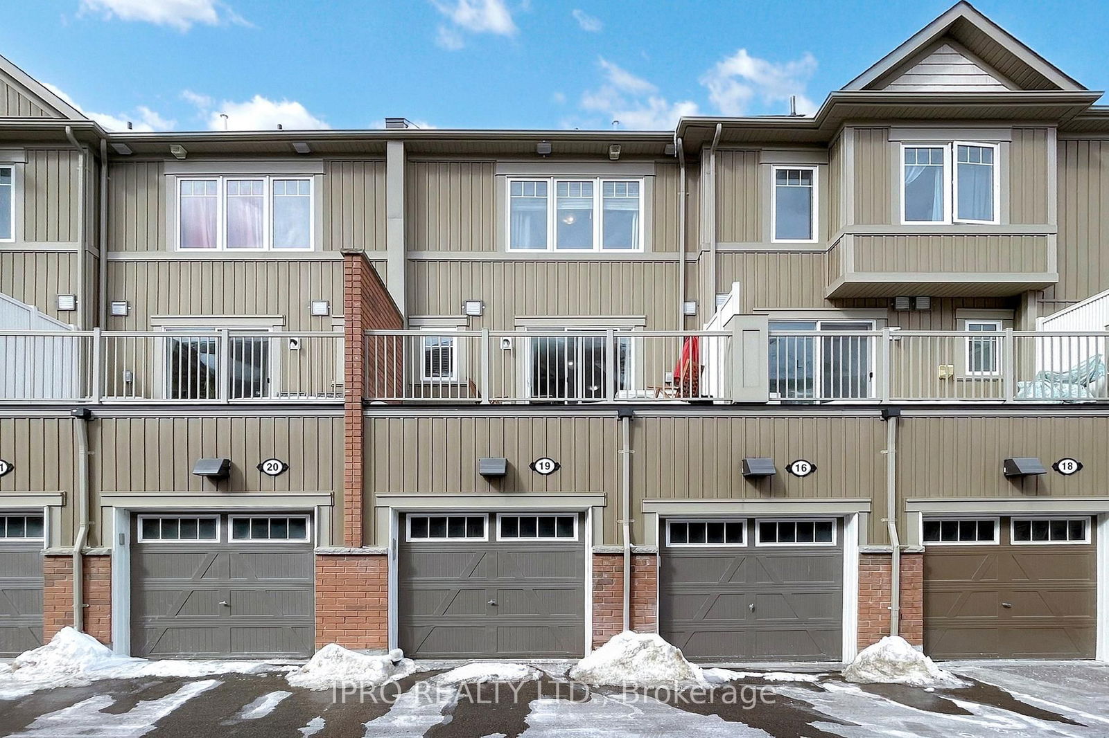 Townhouse for sale at 19-2500 Hill Rise Court, Oshawa, Windfields, L1L 0M6 - MLS: E12014545