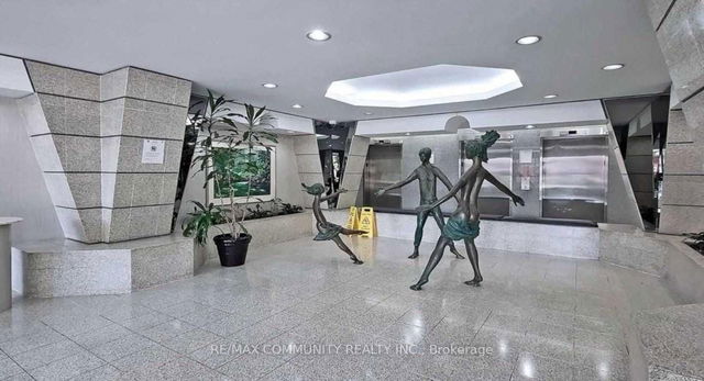 Lph04 - 2460 Eglinton Avenue