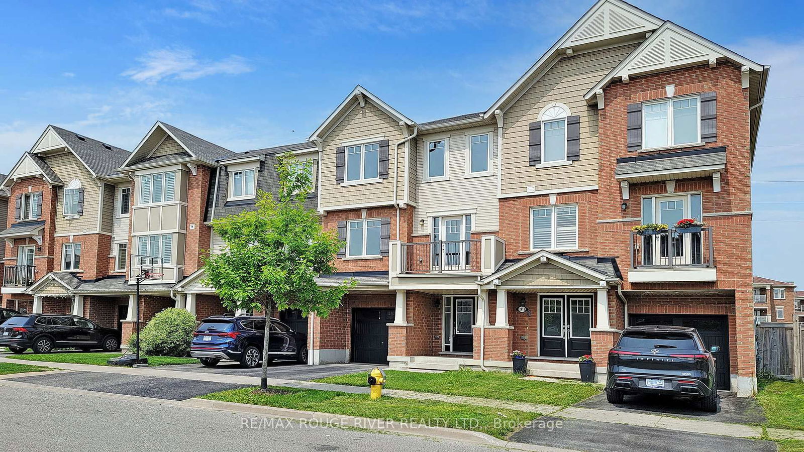 Townhouse for lease at 2416 Bronzedale Street, Pickering, Duffin Heights, L1X 0C3 - MLS: E12016645