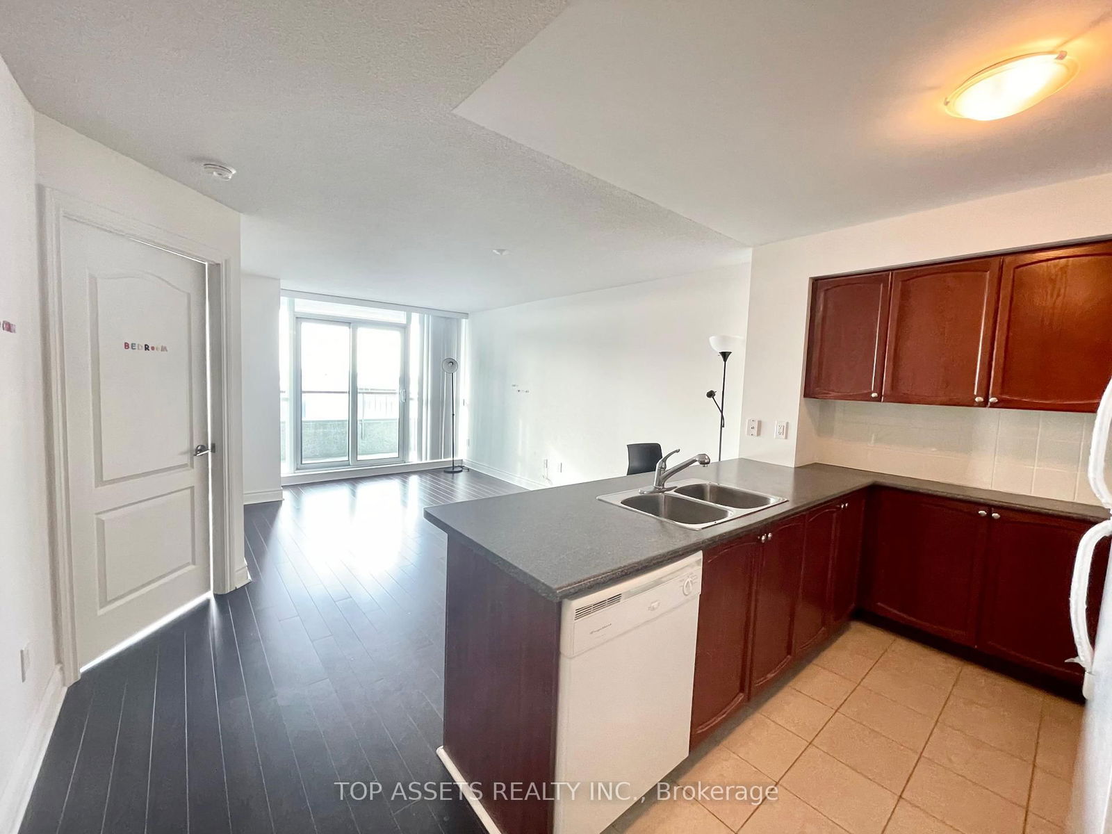 Condo for lease at 910-60 Brian Harrison Way, Toronto, Bendale, M1P 5J5 - MLS: E12017292